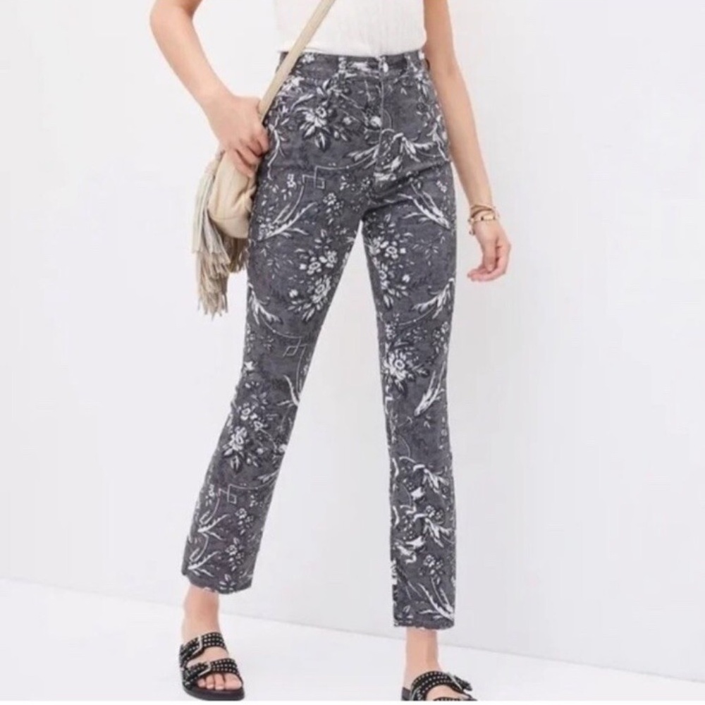 NWT PILCRO HIGH RISE CIGARETTE FLORAL STRAIGHT JEANS SIZE 28!